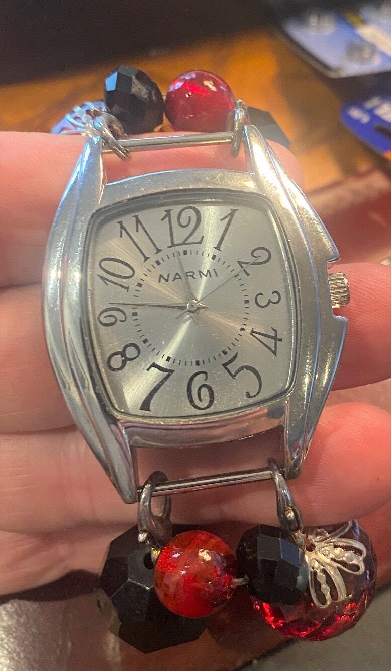 Women's40mm silver Tone Narmi Watch with Large Stretch Beaded Band